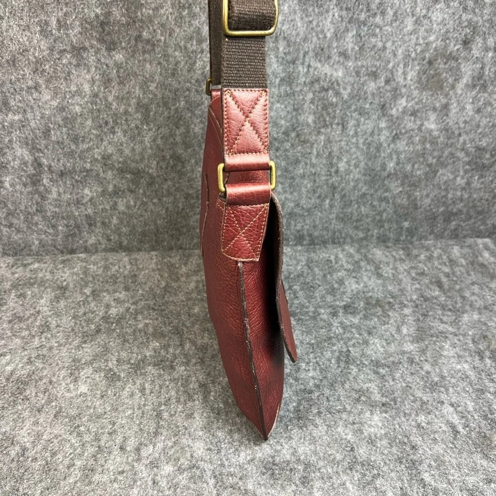Elegant Messenger Bag Unisex Shoulder Bag Genuine Leather Made In Italy Maroon